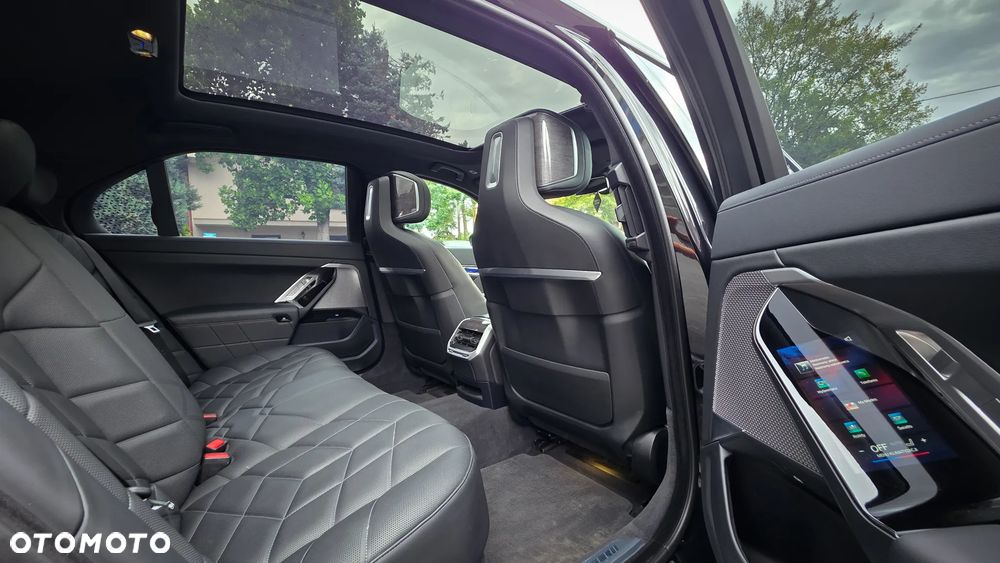 BMW Seria 7 750e PHEV xDrive sport - 27