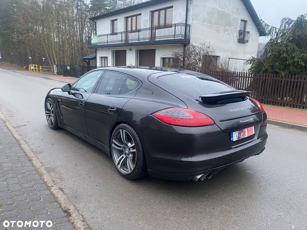 Porsche Panamera 4S - 8