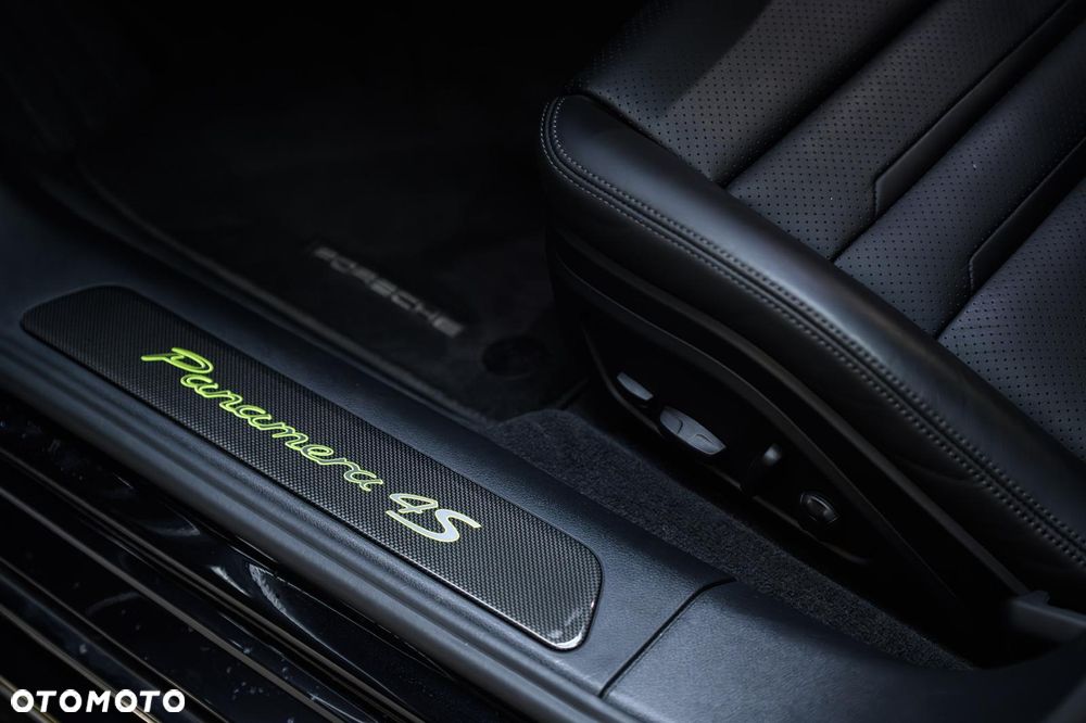 Porsche Panamera 4S E-Hybrid - 18
