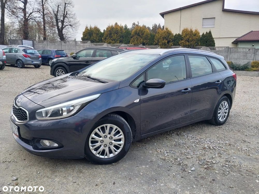 Kia Ceed - 10
