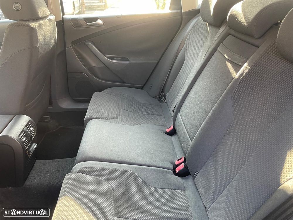 VW Passat Variant 2.0 TDI Confortline - 5