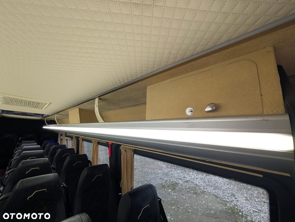 Mercedes-Benz Sprinter 519 - 22