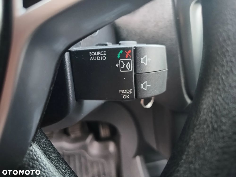 Dacia Lodgy 1.6 SCe Access S&S - 15