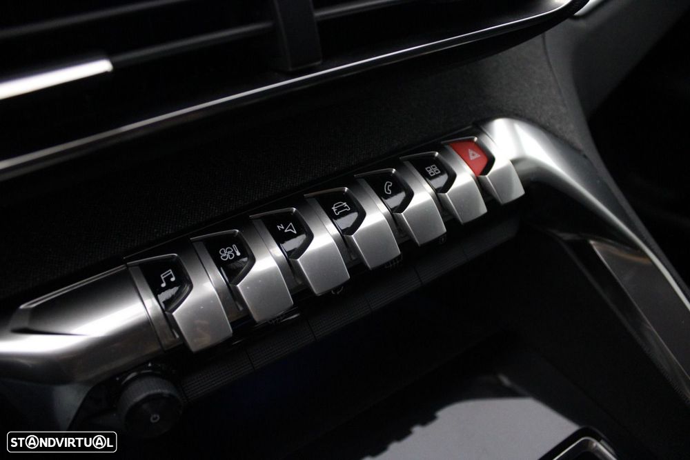 Peugeot 3008 1.2 PureTech Allure EAT8 - 22