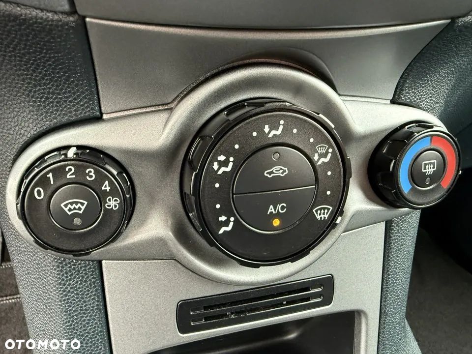 Ford Fiesta 1.25 Titanium - 25