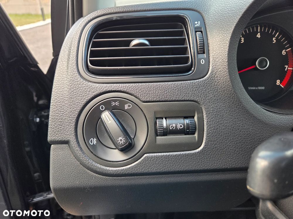 Volkswagen Polo 1.4 16V Comfortline - 32
