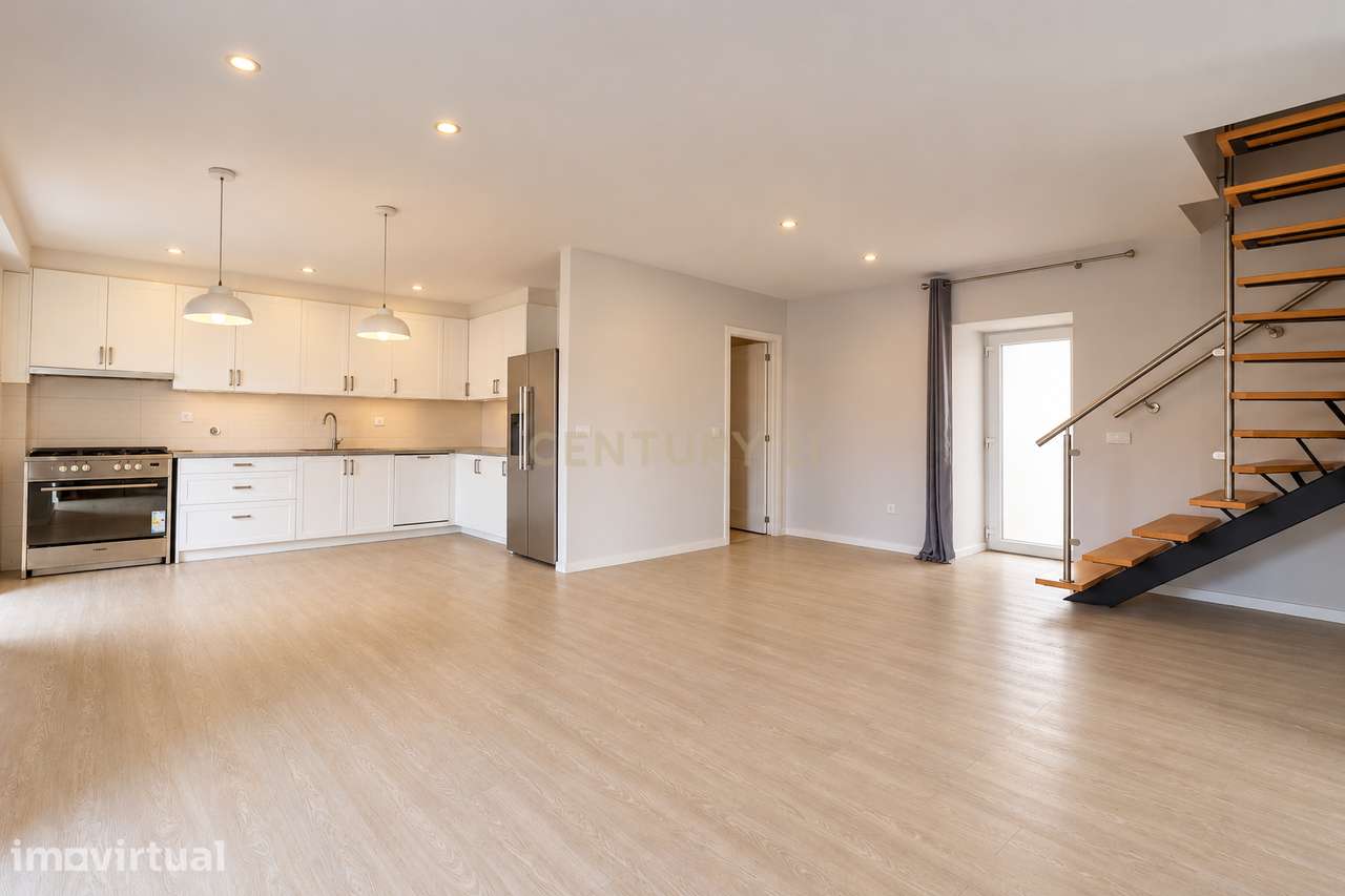 Moradia T3 com 1.225 m² | Uma Casa, Dois Projetos - Grande imagem: 5/25