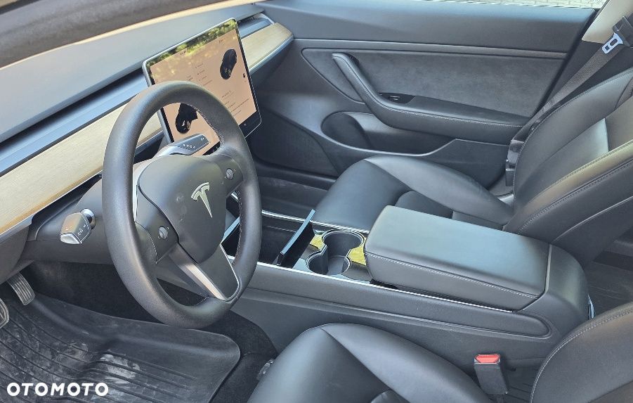 Tesla Model 3 - 22