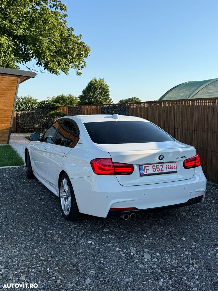 BMW Seria 3 330e iPerformance AT M Sport - 12