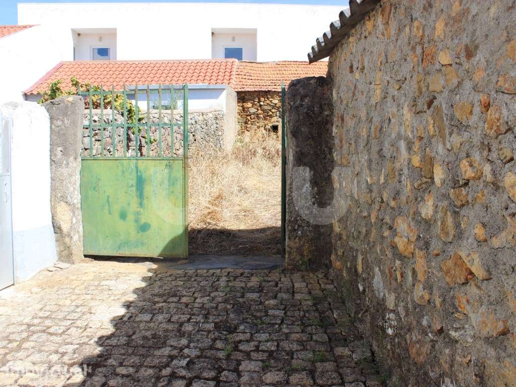 Terreno Urbano com Ruina - Grande imagem: 2/7