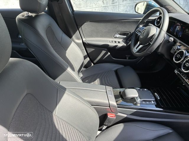 Mercedes-Benz A 180 Limousine d Style Plus Aut. - 23