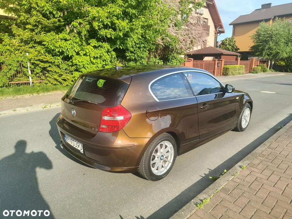 BMW Seria 1 118d DPF - 8