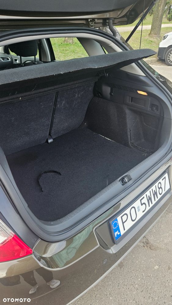 Citroën C4 e-HDi 115 Selection - 13