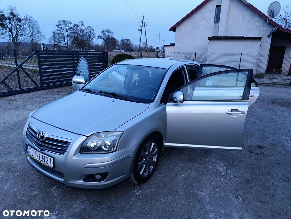 Toyota Avensis 2.0 D-4D Sol - 11