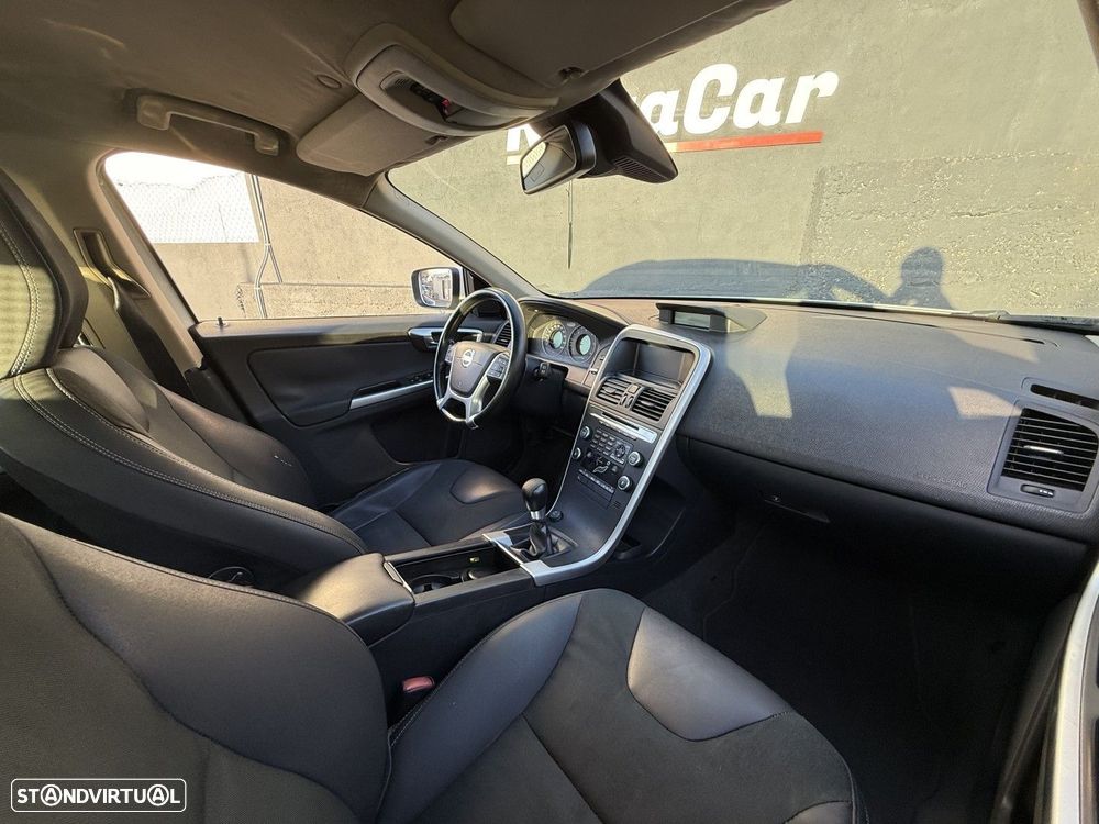 Volvo XC 60 2.4 D Drive Momentum - 9