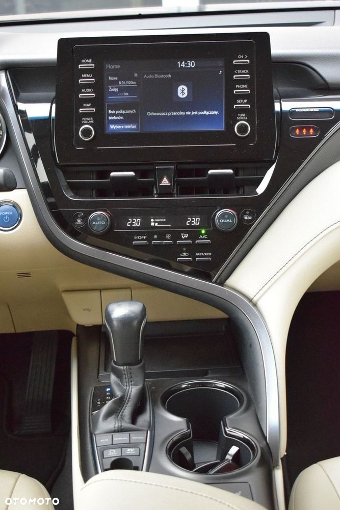 Toyota Camry 2.5 Hybrid Comfort CVT - 16