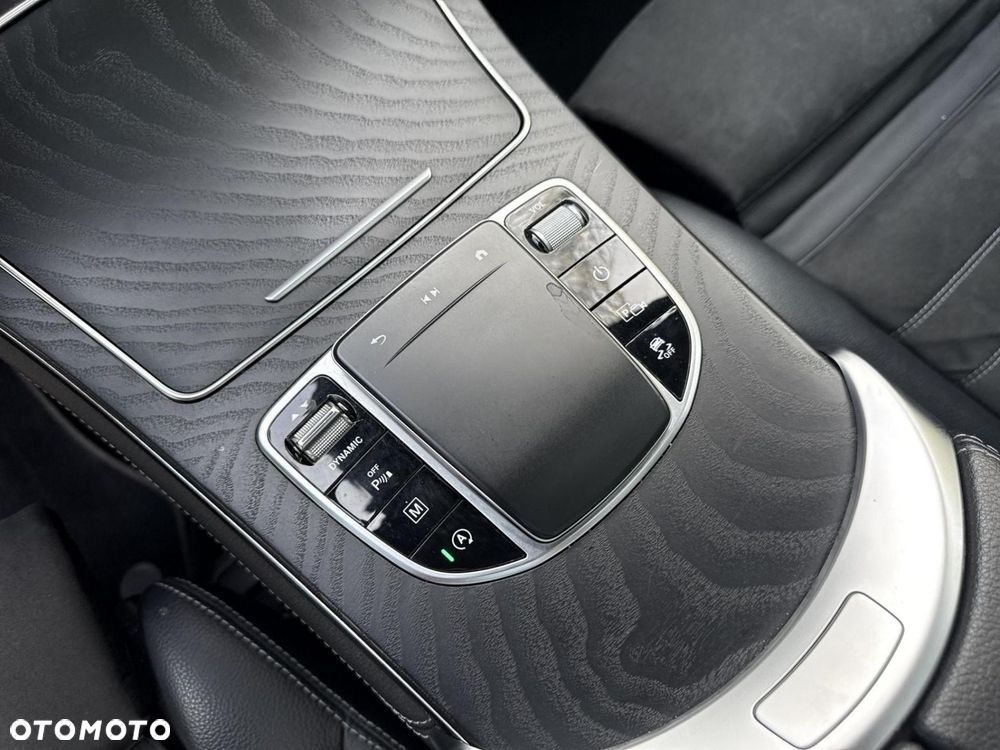 Mercedes-Benz GLC - 14
