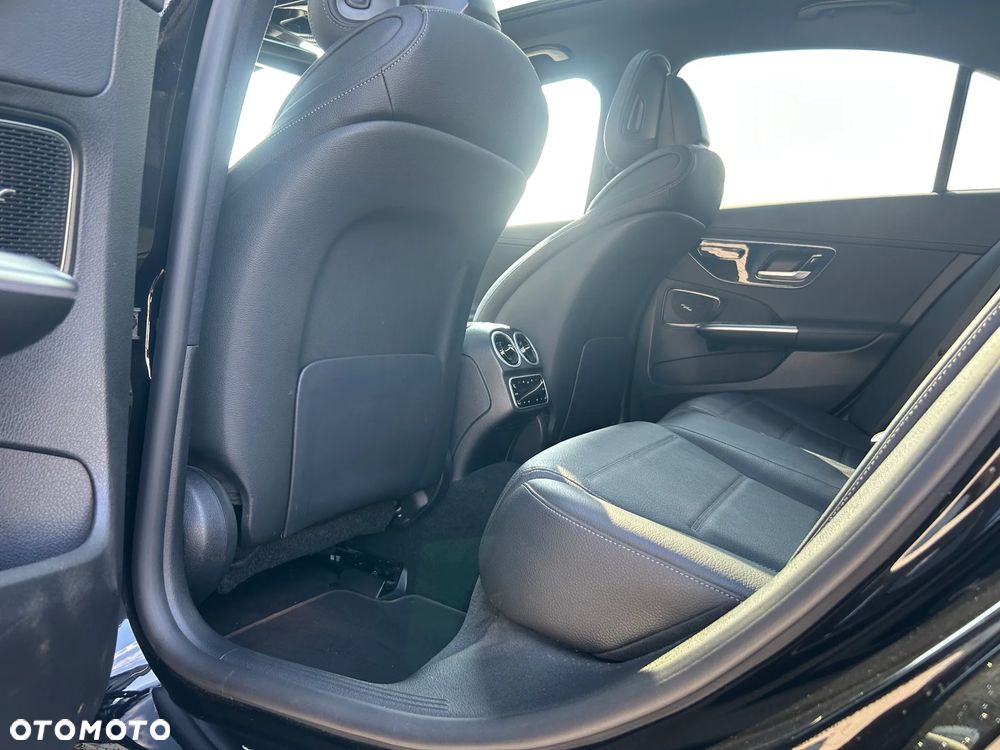 Mercedes-Benz Klasa C 300 d mHEV Avantgarde - 22