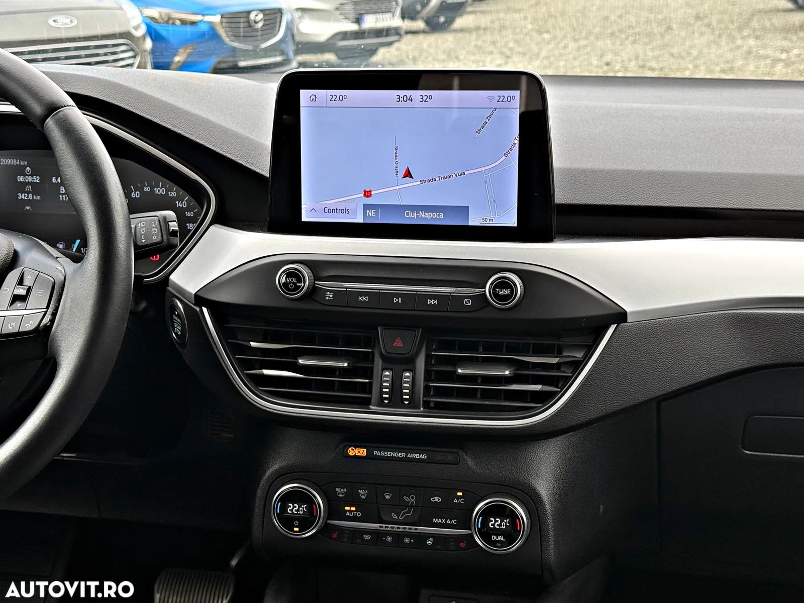 Ford Focus 2.0 EcoBlue Start-Stopp-System Aut. TITANIUM - 19