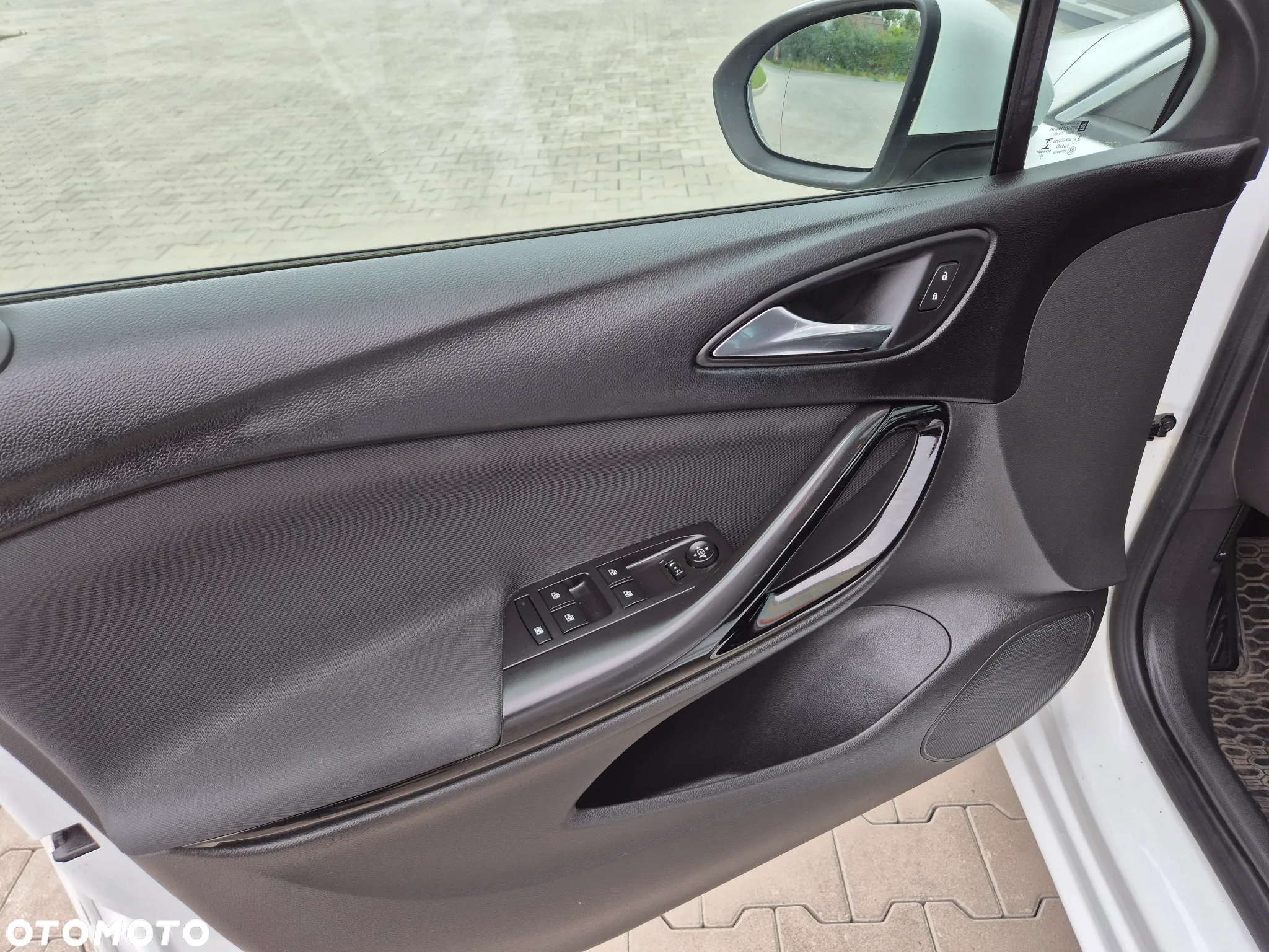 Opel Astra 1.4 Turbo Innovation - 24