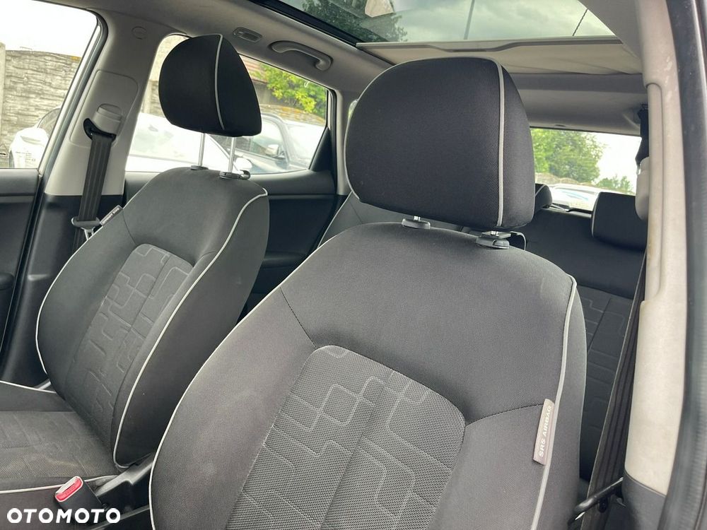 Kia Venga 1.4 CRDi M - 11
