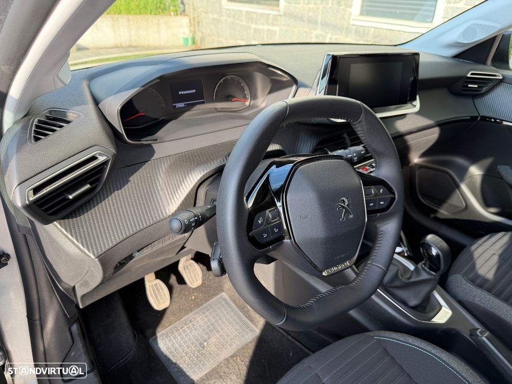 Peugeot 208 - 5
