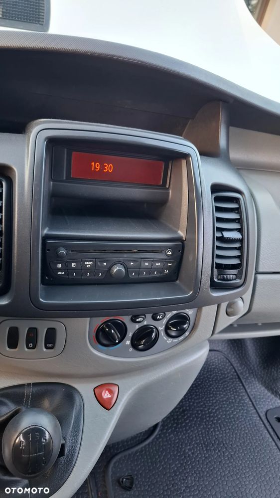 Renault Trafic - 23