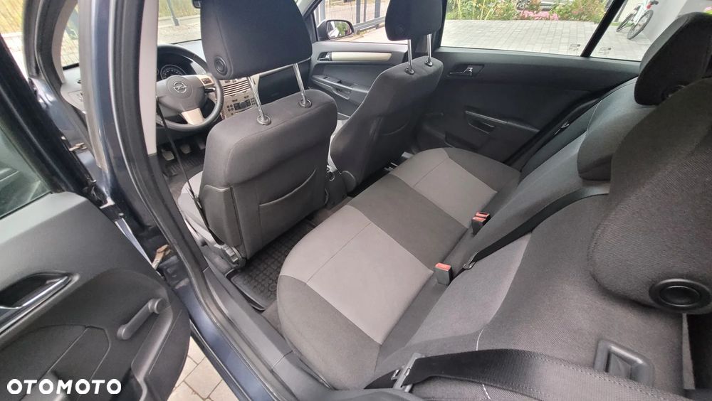 Opel Astra 1.6 Enjoy - 9