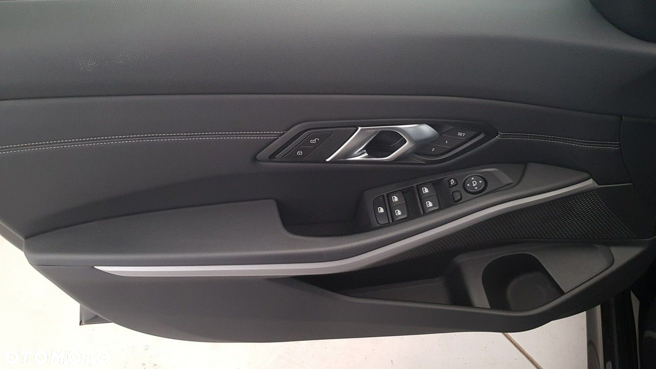 BMW Seria 3 - 24