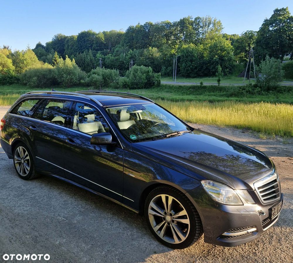 Mercedes-Benz Klasa E 350 CDI DPF 4Matic BlueEFFICIENCY 7G-TRONIC Avantgarde - 2