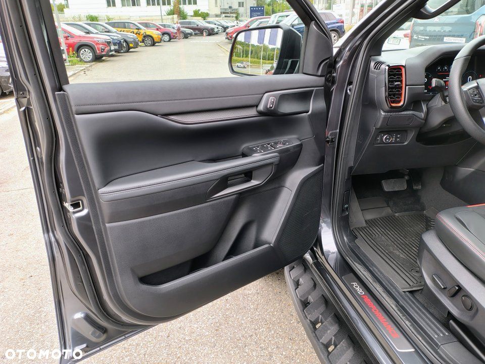 Ford Ranger Raptor - 12