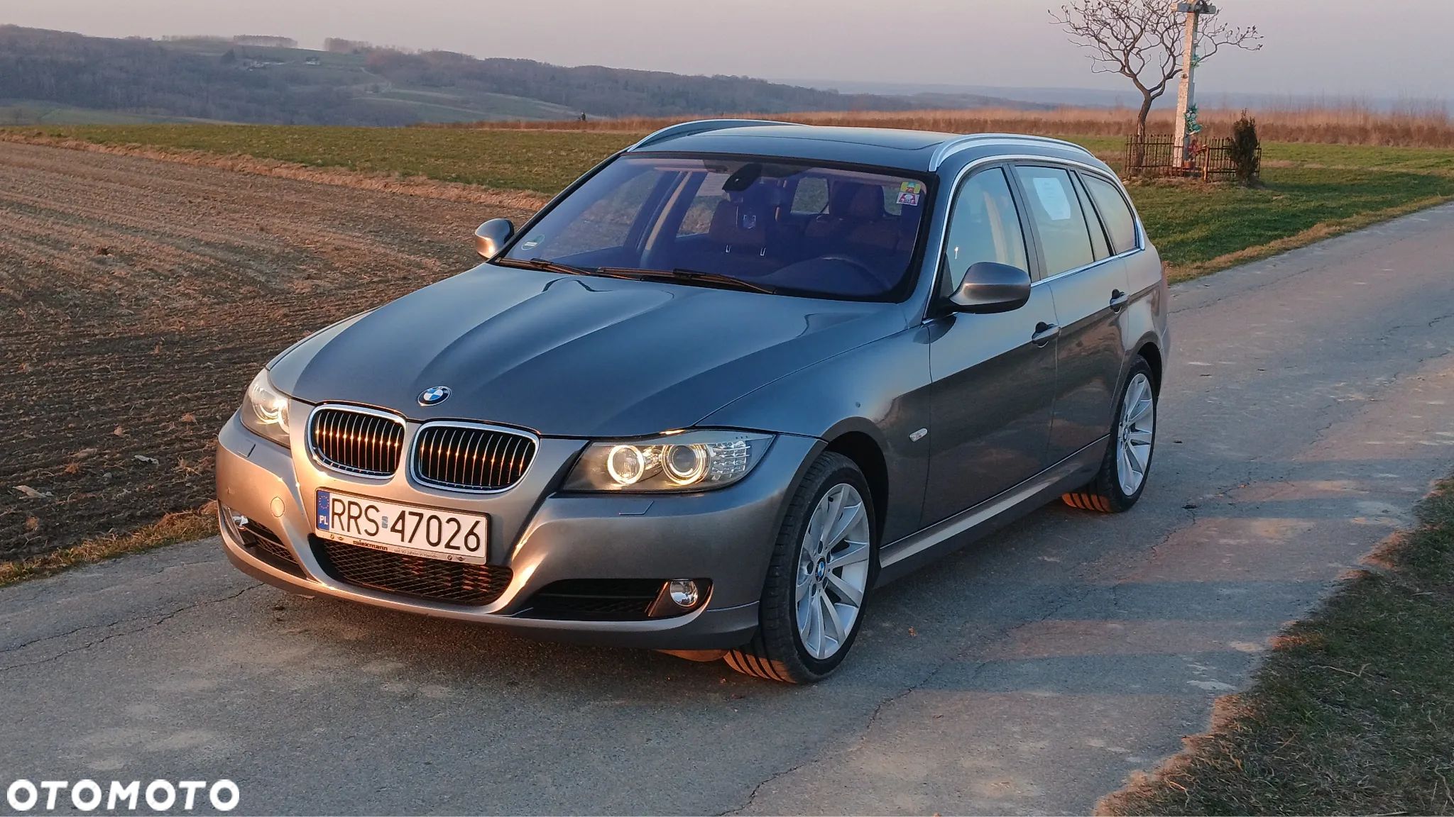 BMW Seria 3 330d xDrive DPF Touring - 1