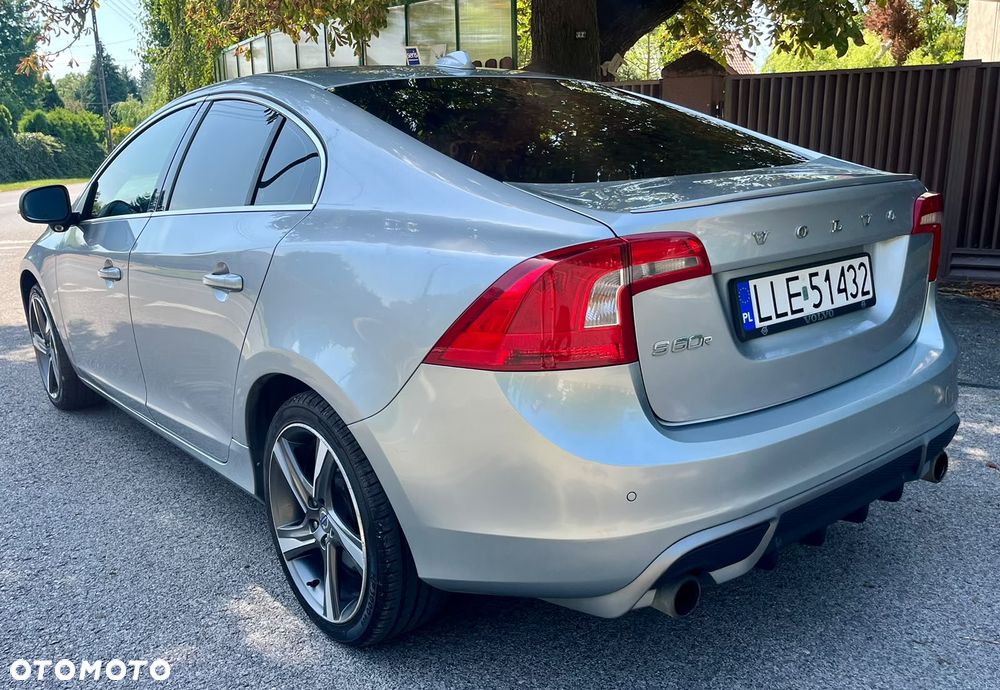 Volvo S60 D2 R-Design - 11