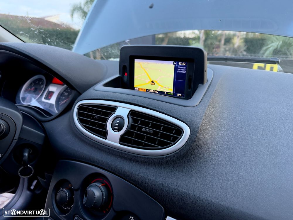 Renault Clio 1.2 16V Dynamique S - 8