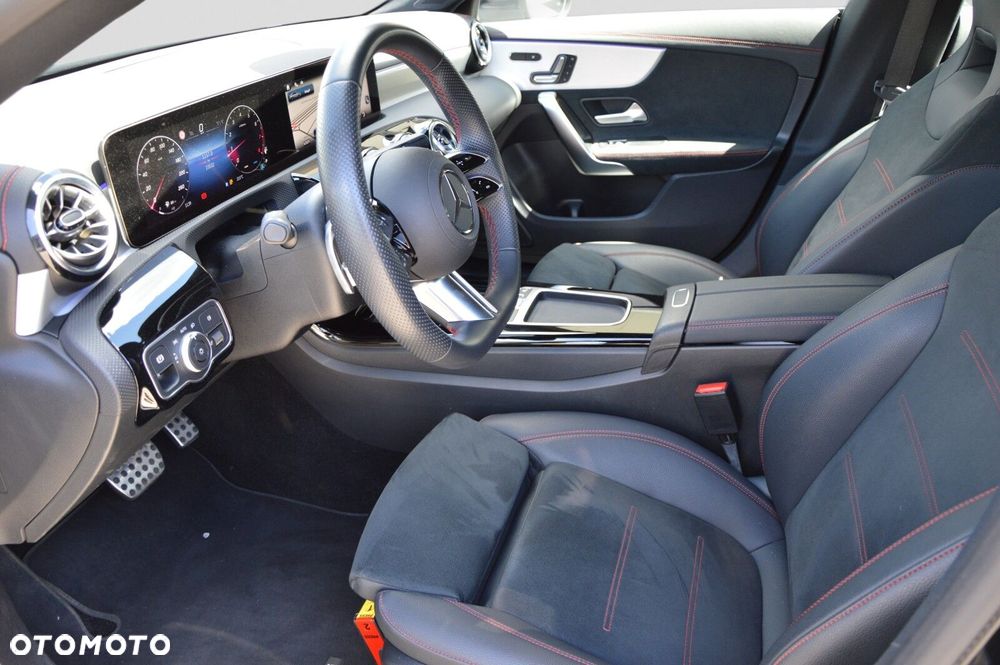 Mercedes-Benz CLA 200 mHEV AMG Line 7G-DCT - 11