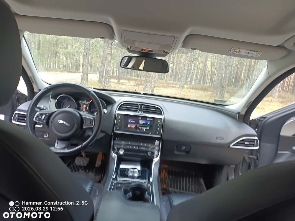 Jaguar XE E-Performance Prestige - 13