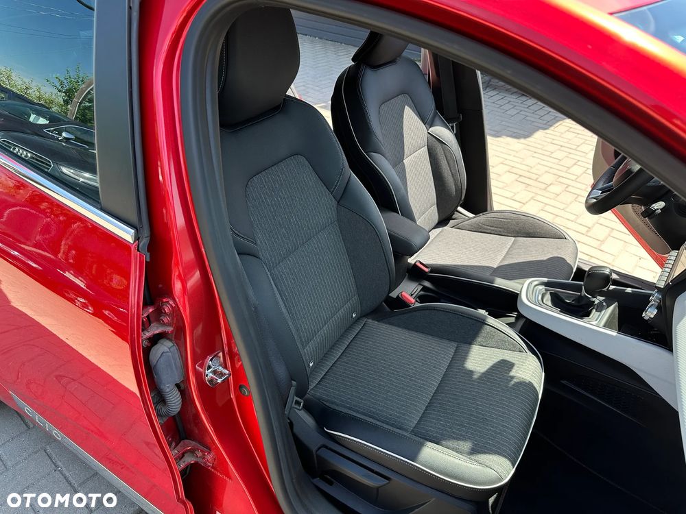Renault Clio - 23