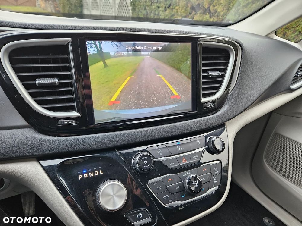 Chrysler Pacifica - 20