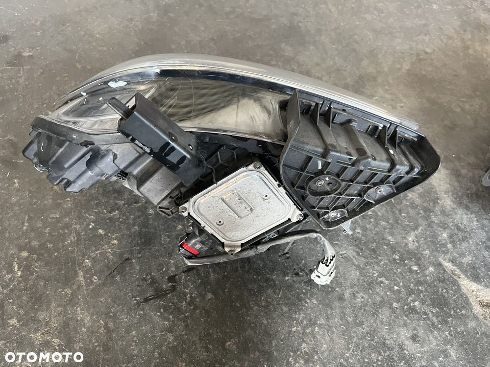 Lampa przednia prawa Mercedes W470 X-KLASA - 6