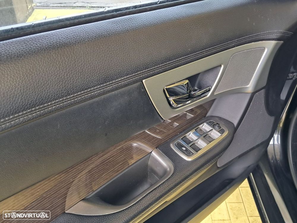 Jaguar XF 2.2 D Luxury - 16