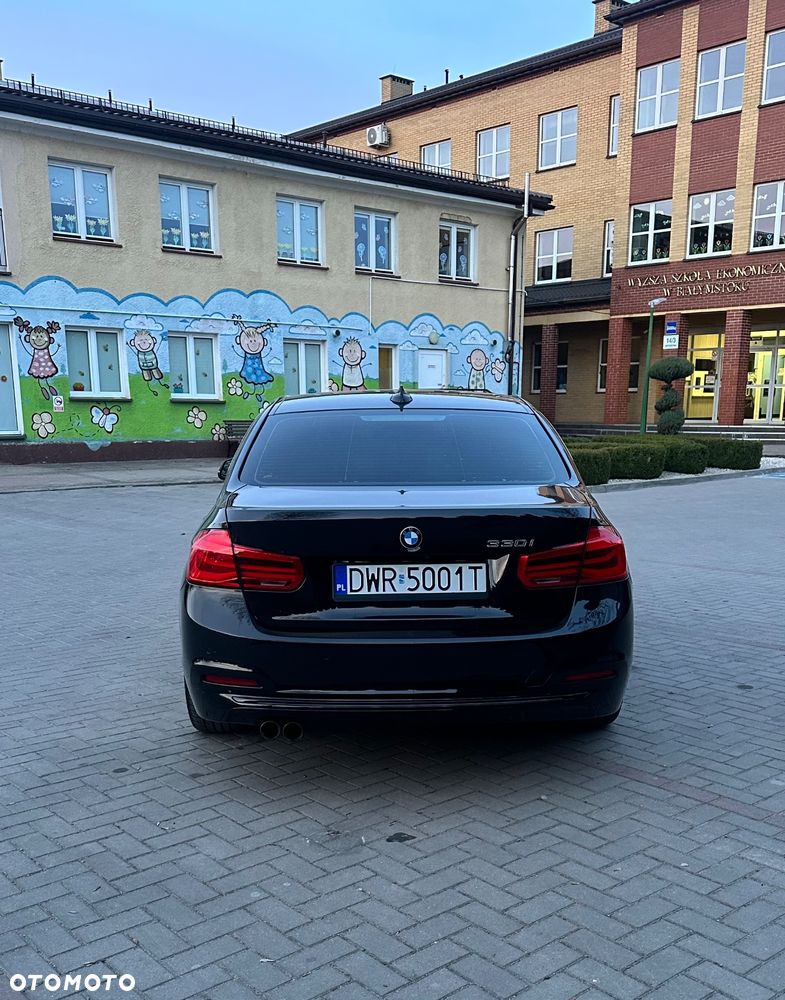 BMW Seria 3 330i Luxury Line sport - 12