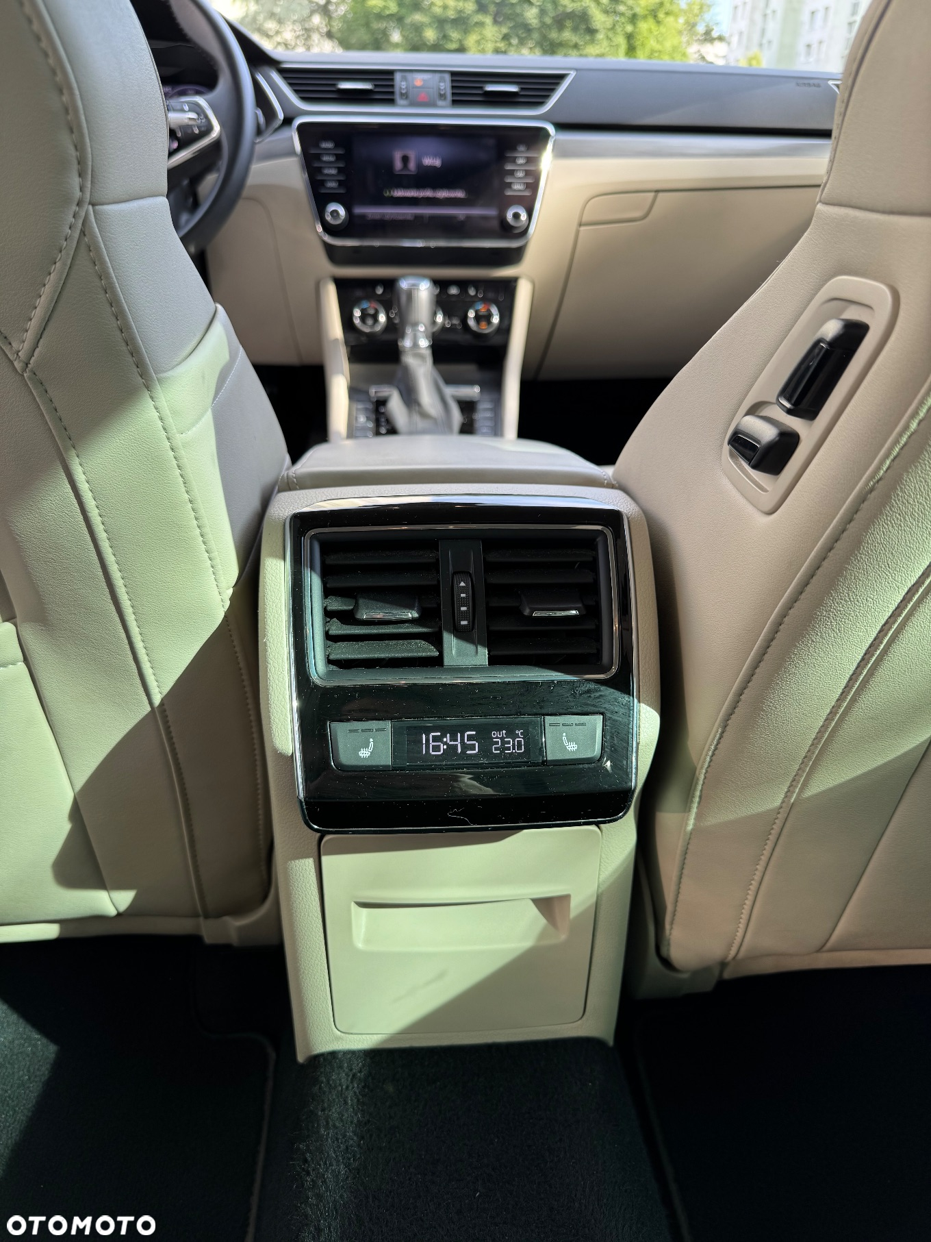 Skoda Superb 2.0 TDI SCR Style DSG - 21