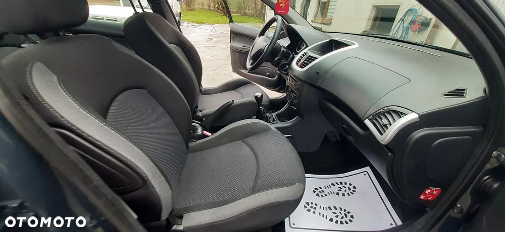 Peugeot 206 plus - 32