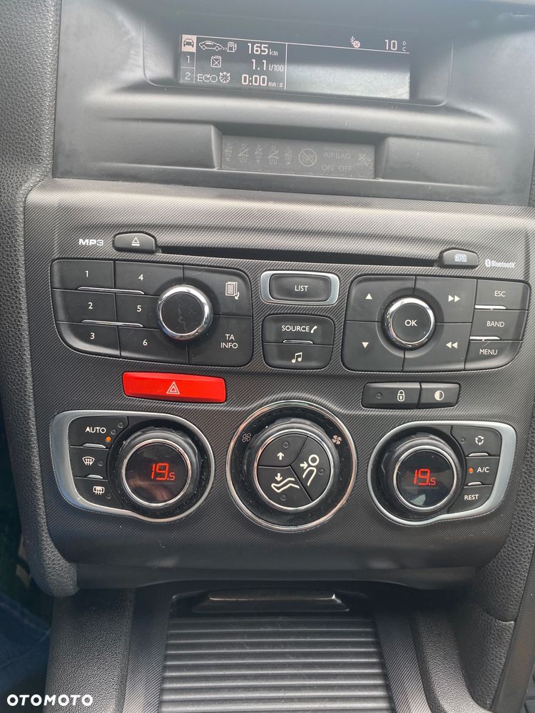 Citroën DS4 1.6 e-HDi SoChic MCP - 33