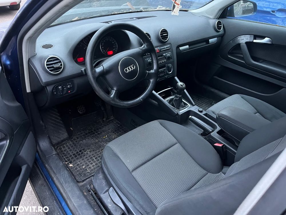 Dezmembrez Audi A3 8P coupe 2005 albastru LZ5C 1,6 benzina BGU 75KW - 8