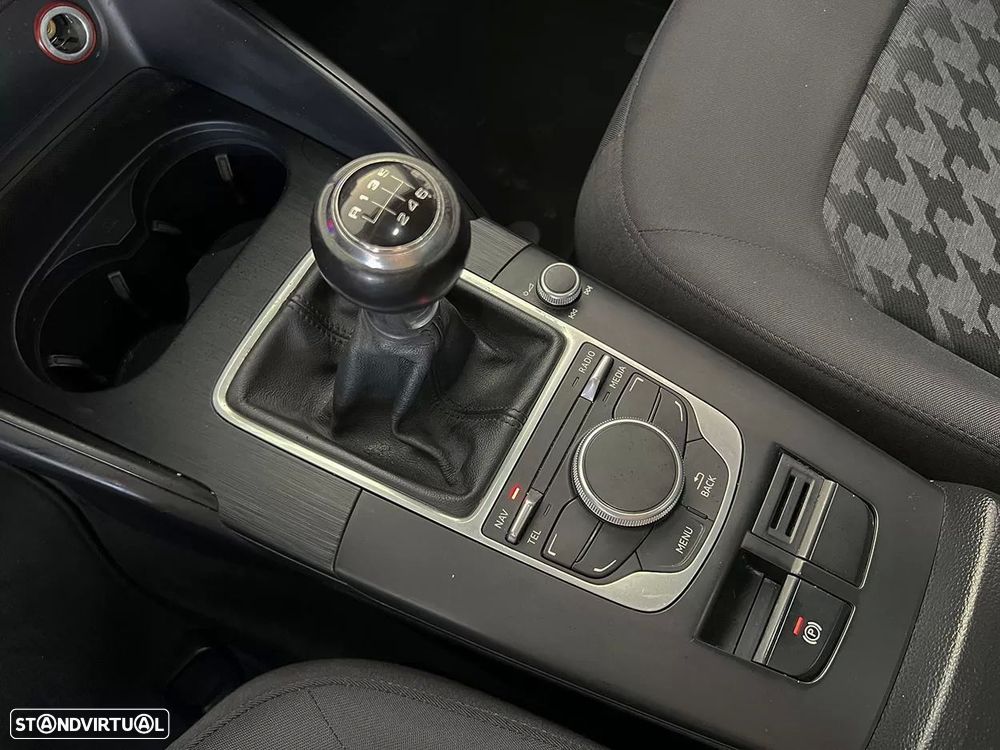 Audi A3 Sportback 1.6 TDI Attraction Ultra - 14