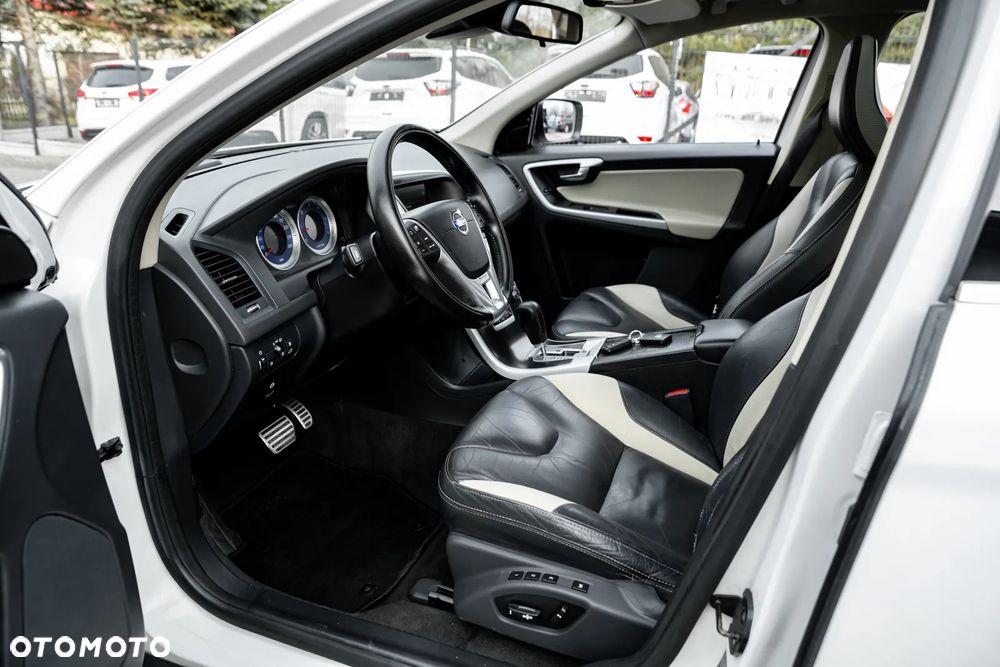 Volvo XC 60 D5 AWD RDesign - 19