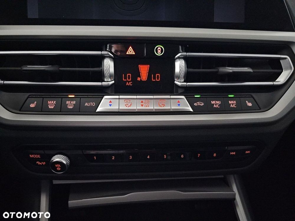 BMW Seria 3 318d Advantage - 24