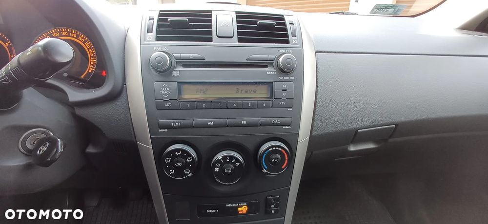 Toyota Corolla 1.6 VVT-i Premium Start - 9