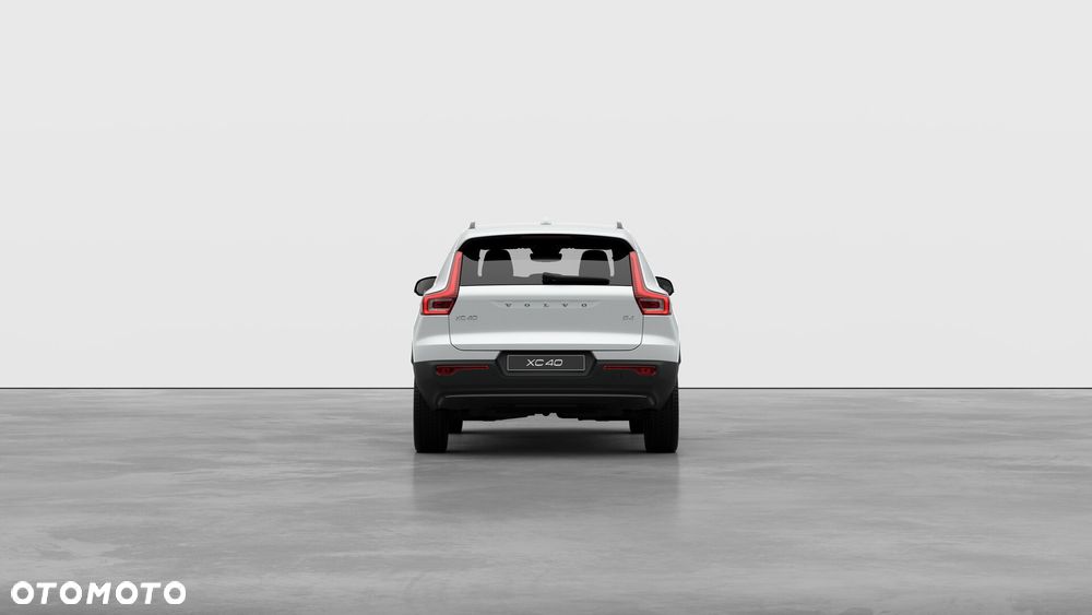 Volvo XC 40 B4 Plus Dark - 6